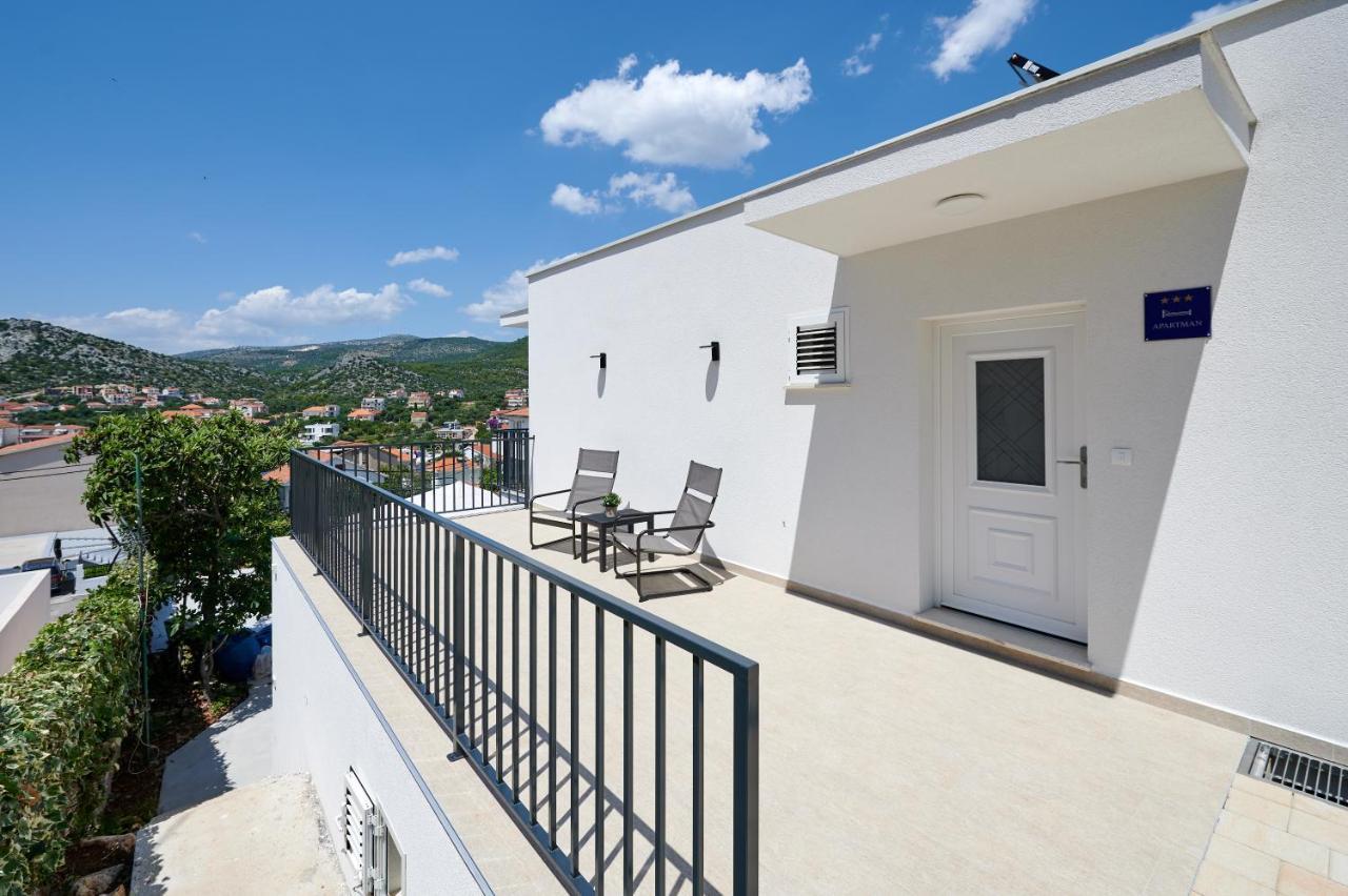 Nela & Sara - 2 Apartments With Heated Swimming Pool Сегет-Враница Экстерьер фото