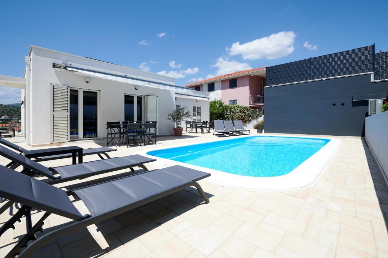 Nela & Sara - 2 Apartments With Heated Swimming Pool Сегет-Враница Экстерьер фото