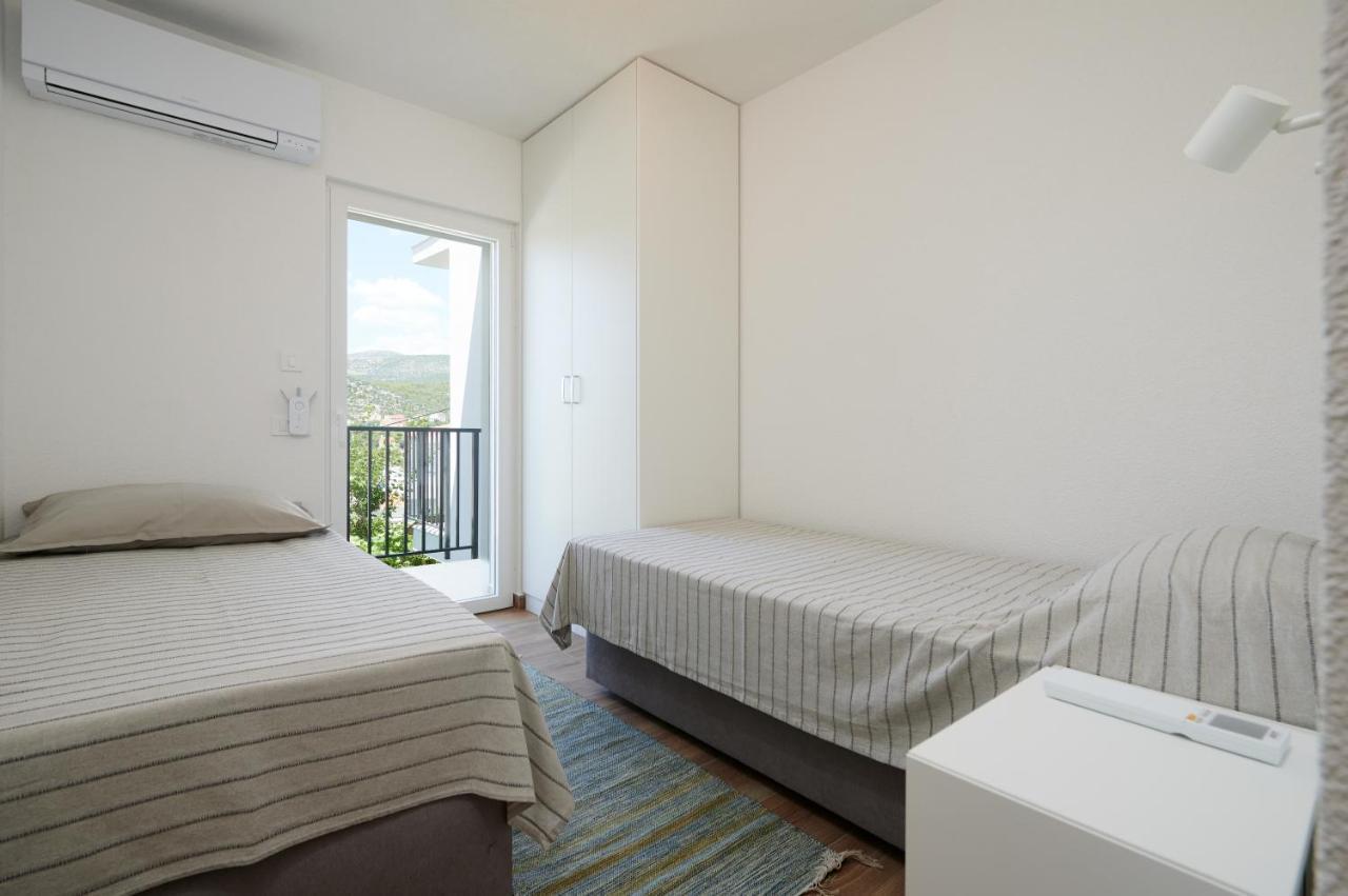 Nela & Sara - 2 Apartments With Heated Swimming Pool Сегет-Враница Экстерьер фото