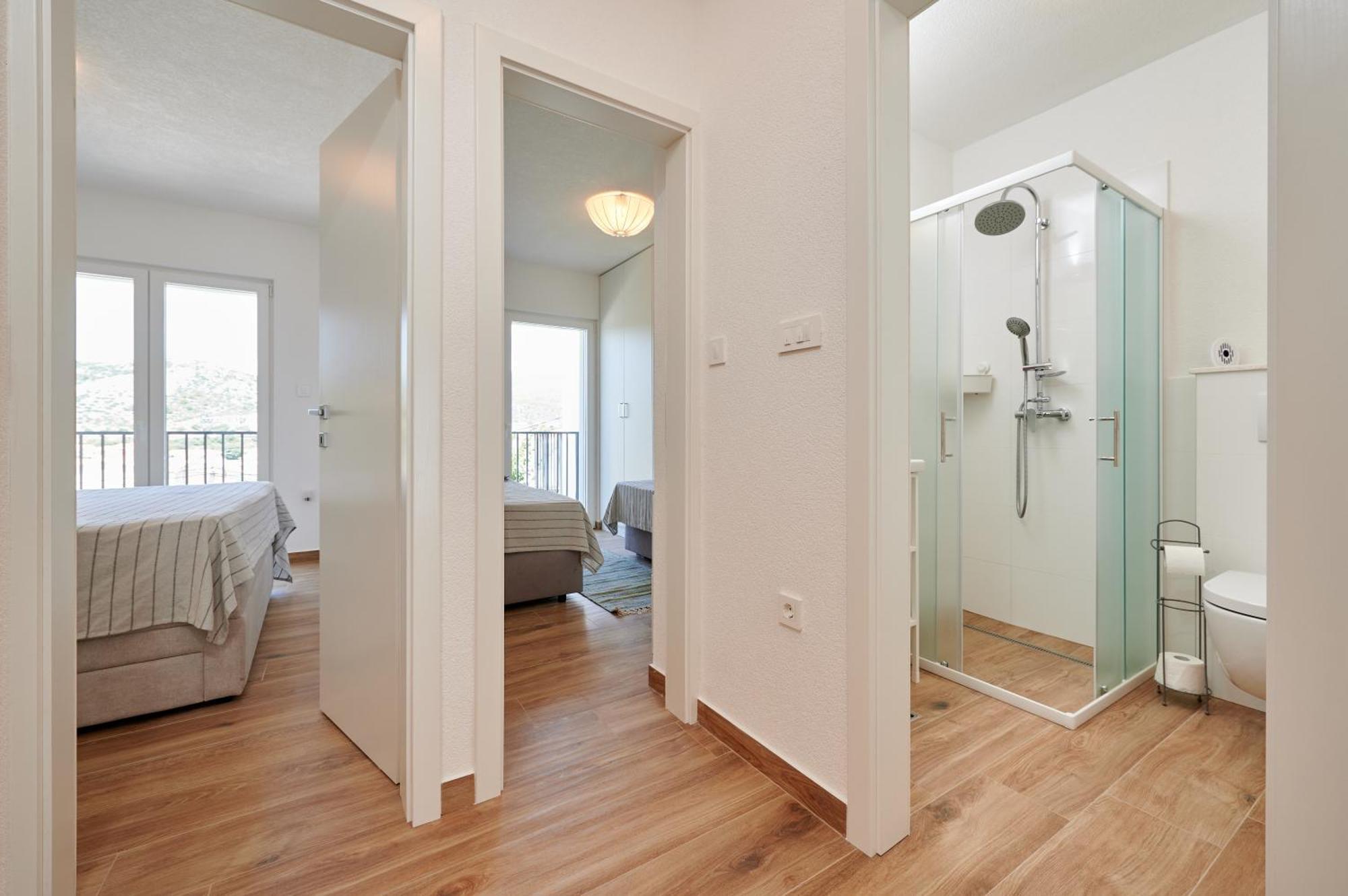 Nela & Sara - 2 Apartments With Heated Swimming Pool Сегет-Враница Экстерьер фото